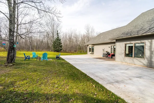 $789,000 | 6048 Lakewood Road, Duluth, MN 55804