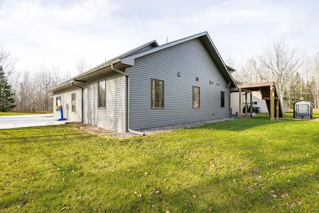 $789,000 | 6048 Lakewood Road, Duluth, MN 55804