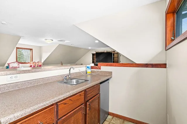 $789,000 | 6048 Lakewood Road, Duluth, MN 55804