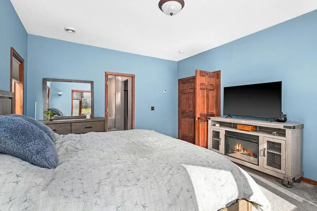 $789,000 | 6048 Lakewood Road, Duluth, MN 55804