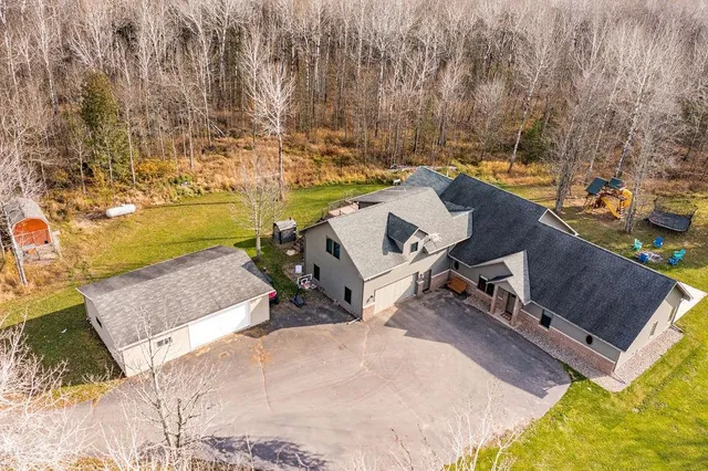 $789,000 | 6048 Lakewood Road, Duluth, MN 55804