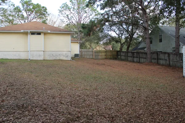 $1,600 | 305 Ashley Drive, Crestview, FL 32536