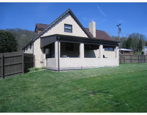 126 Maple Street Rochester, PA 15074 - Photo 7 of 11 Exterior Back.