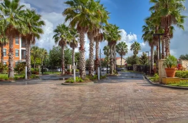 $4,800 | 8325 38th St Circle East, Unit 102, Sarasota, FL 34243