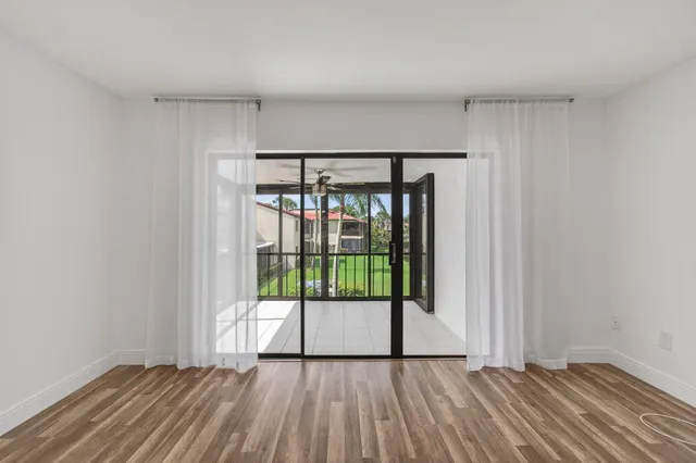 $285,000 | 8536 Casa Del Lago, Unit 49B, Boca Raton, FL 33433