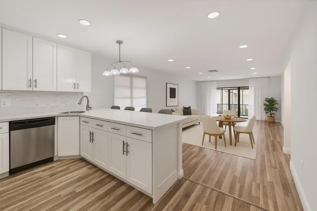 $285,000 | 8536 Casa Del Lago, Unit 49B, Boca Raton, FL 33433