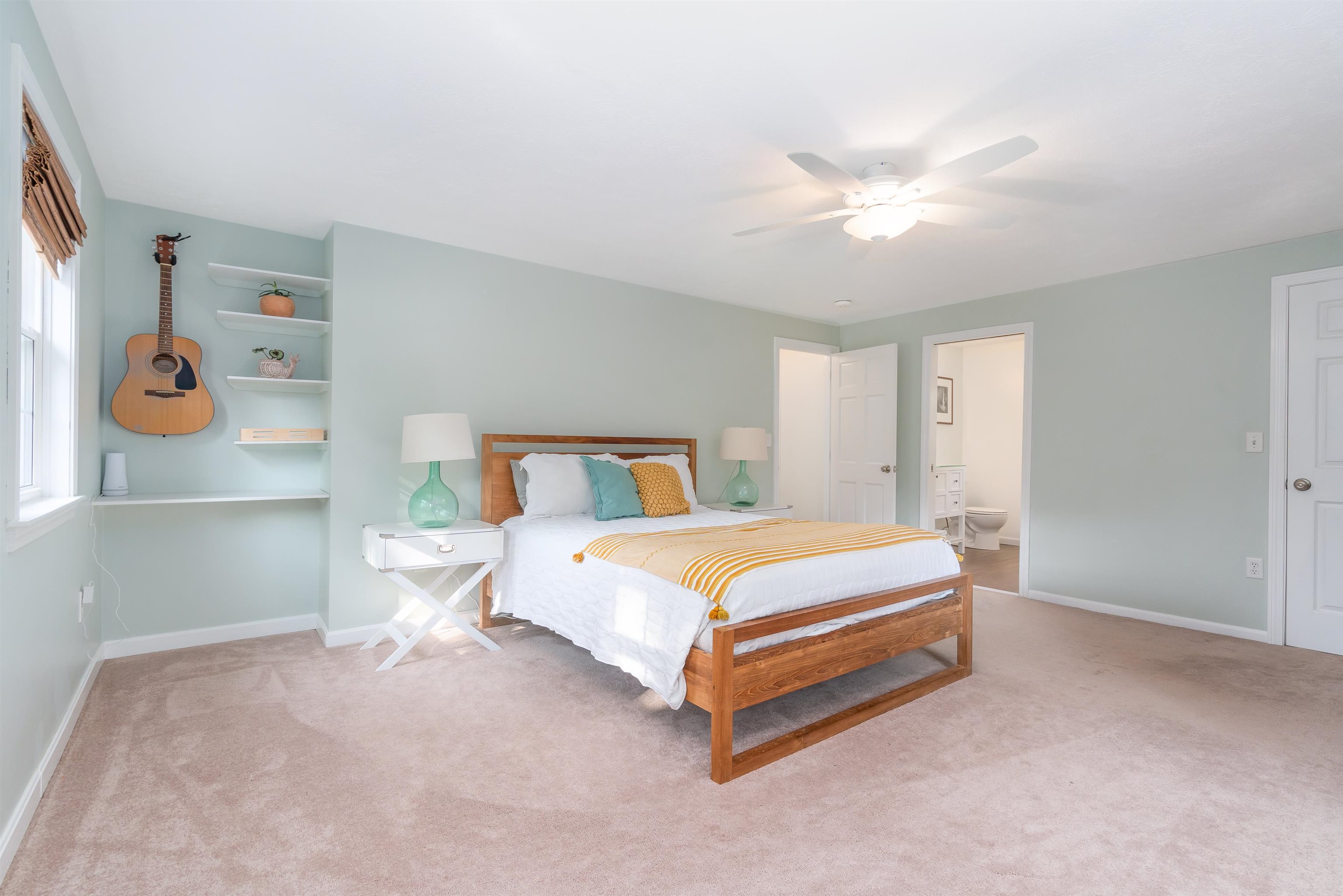 9 Evergreen Circle Litchfield, NH 03052 - Photo 11 of 36