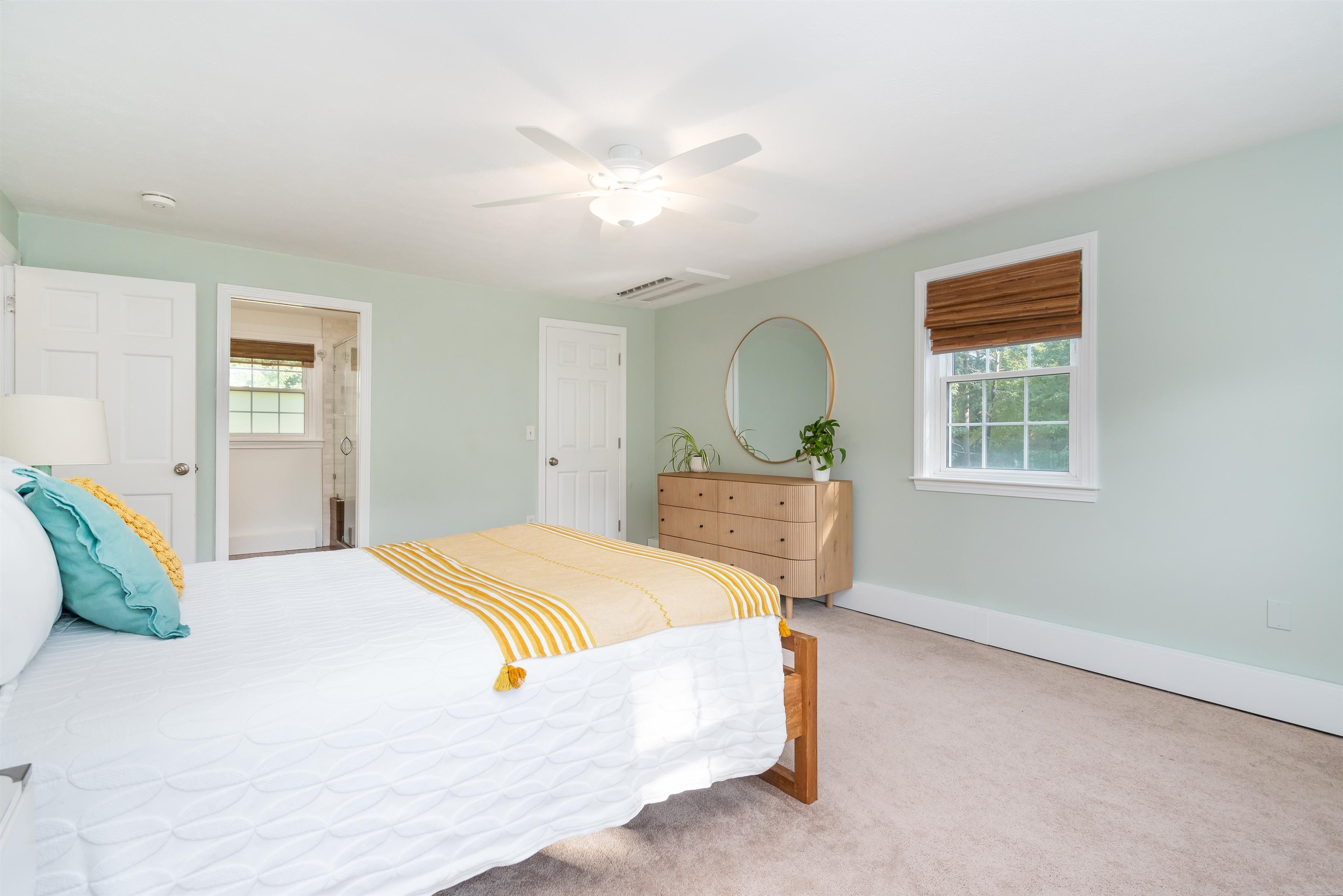 9 Evergreen Circle Litchfield, NH 03052 - Photo 14 of 36