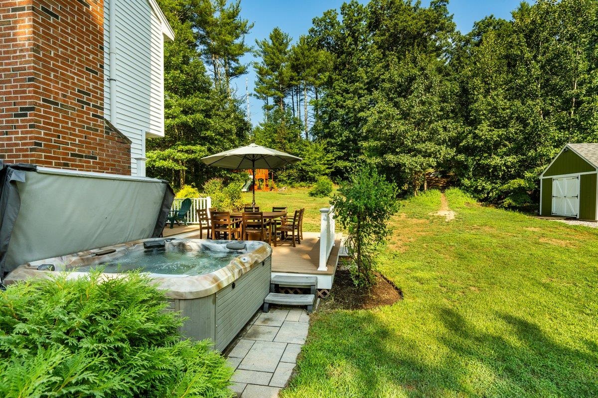 9 Evergreen Circle Litchfield, NH 03052 - Photo 22 of 36