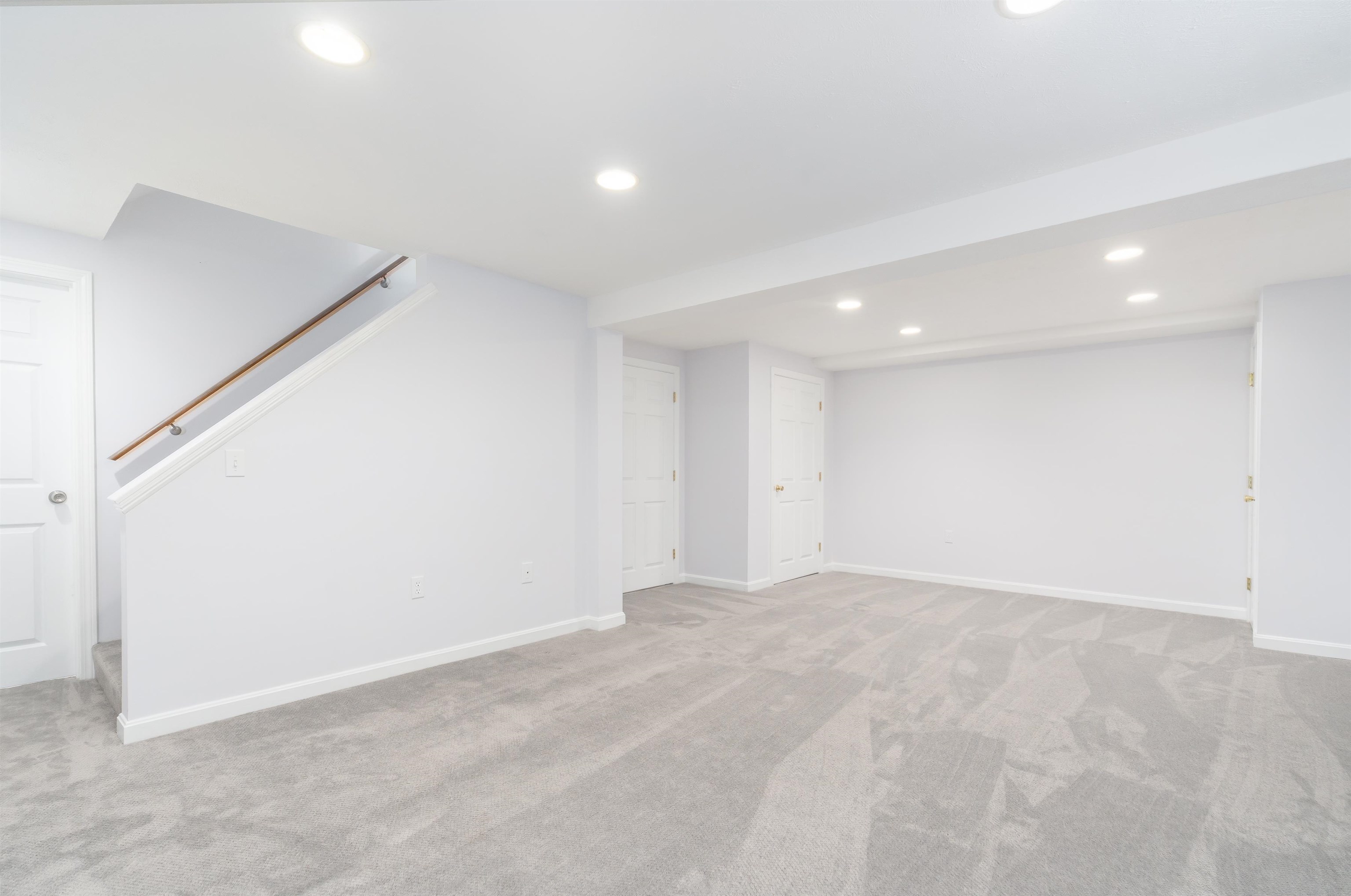 9 Evergreen Circle Litchfield, NH 03052 - Photo 25 of 36