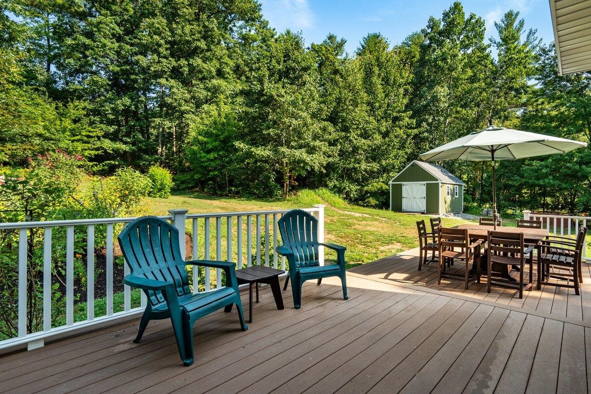 9 Evergreen Circle Litchfield, NH 03052 - Photo 27 of 36