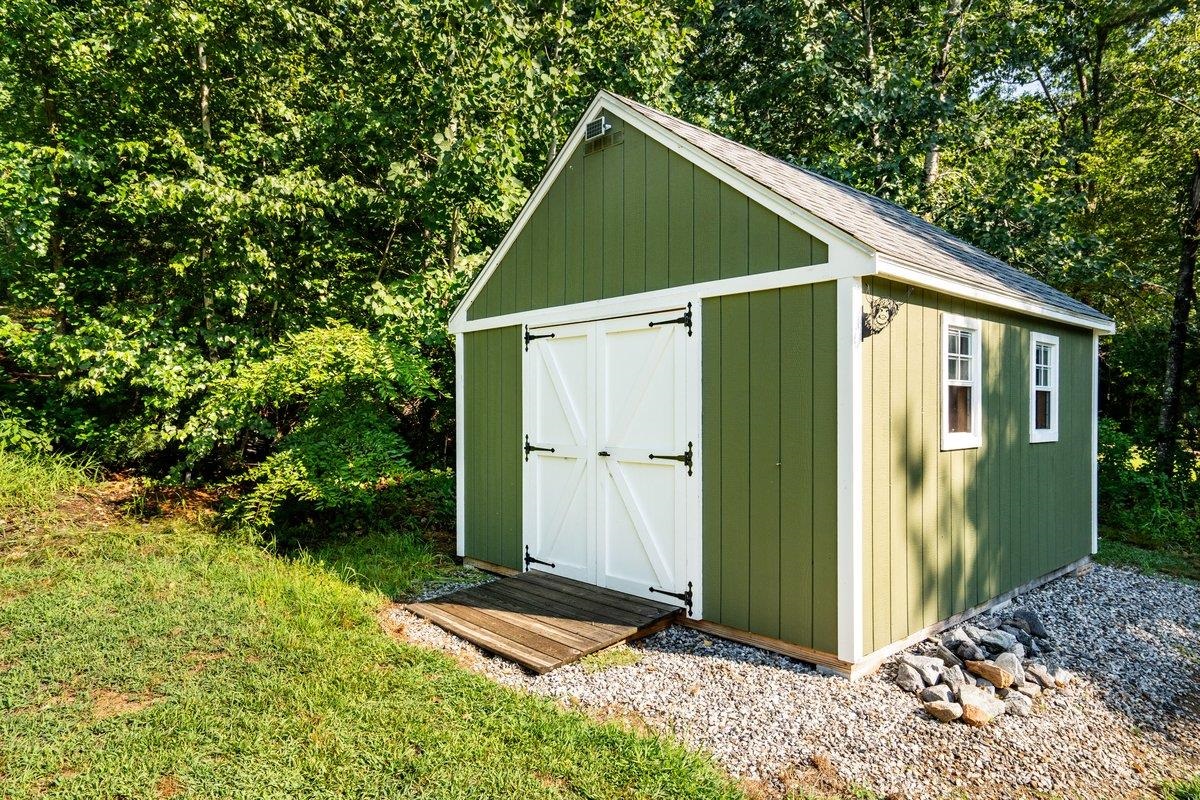 9 Evergreen Circle Litchfield, NH 03052 - Photo 28 of 36