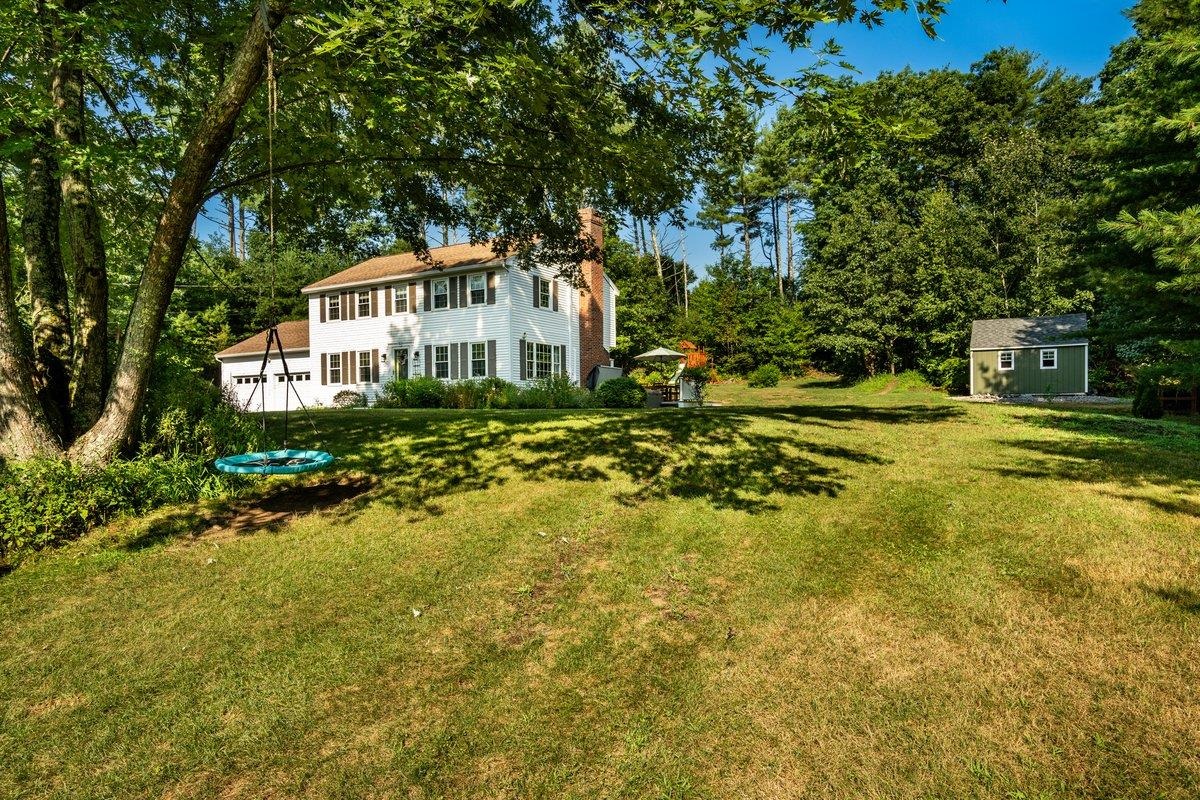 9 Evergreen Circle Litchfield, NH 03052 - Photo 29 of 36