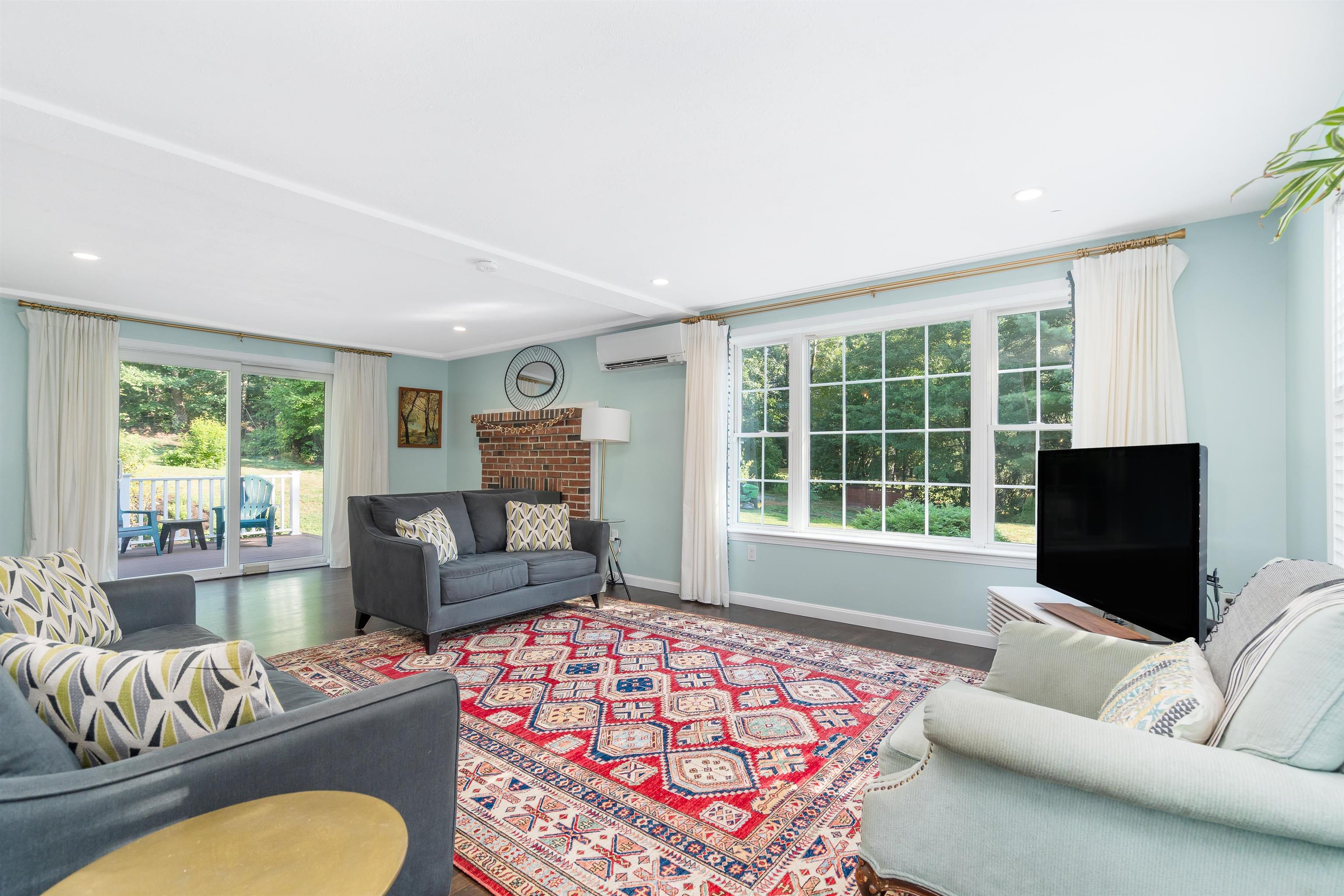 9 Evergreen Circle Litchfield, NH 03052 - Photo 3 of 36