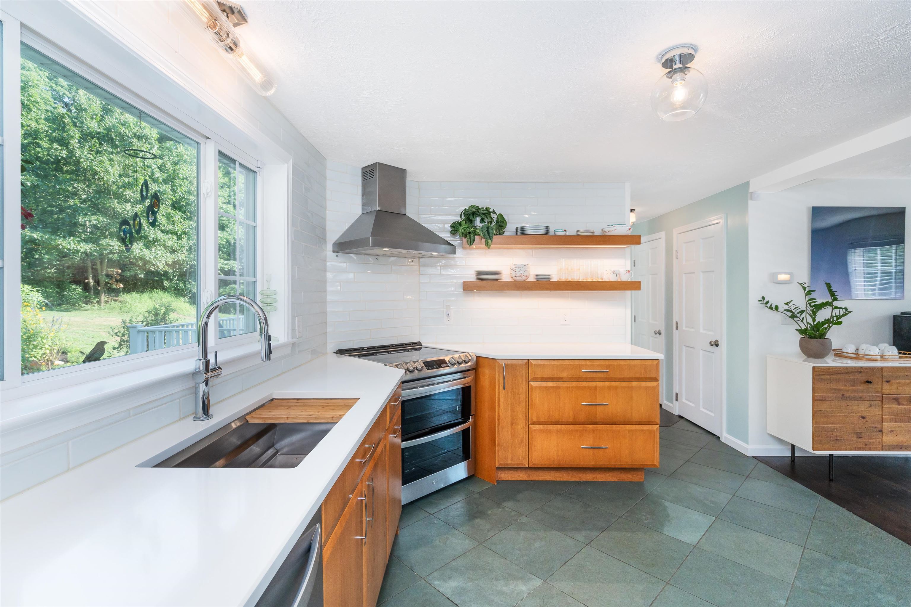 9 Evergreen Circle Litchfield, NH 03052 - Photo 32 of 36