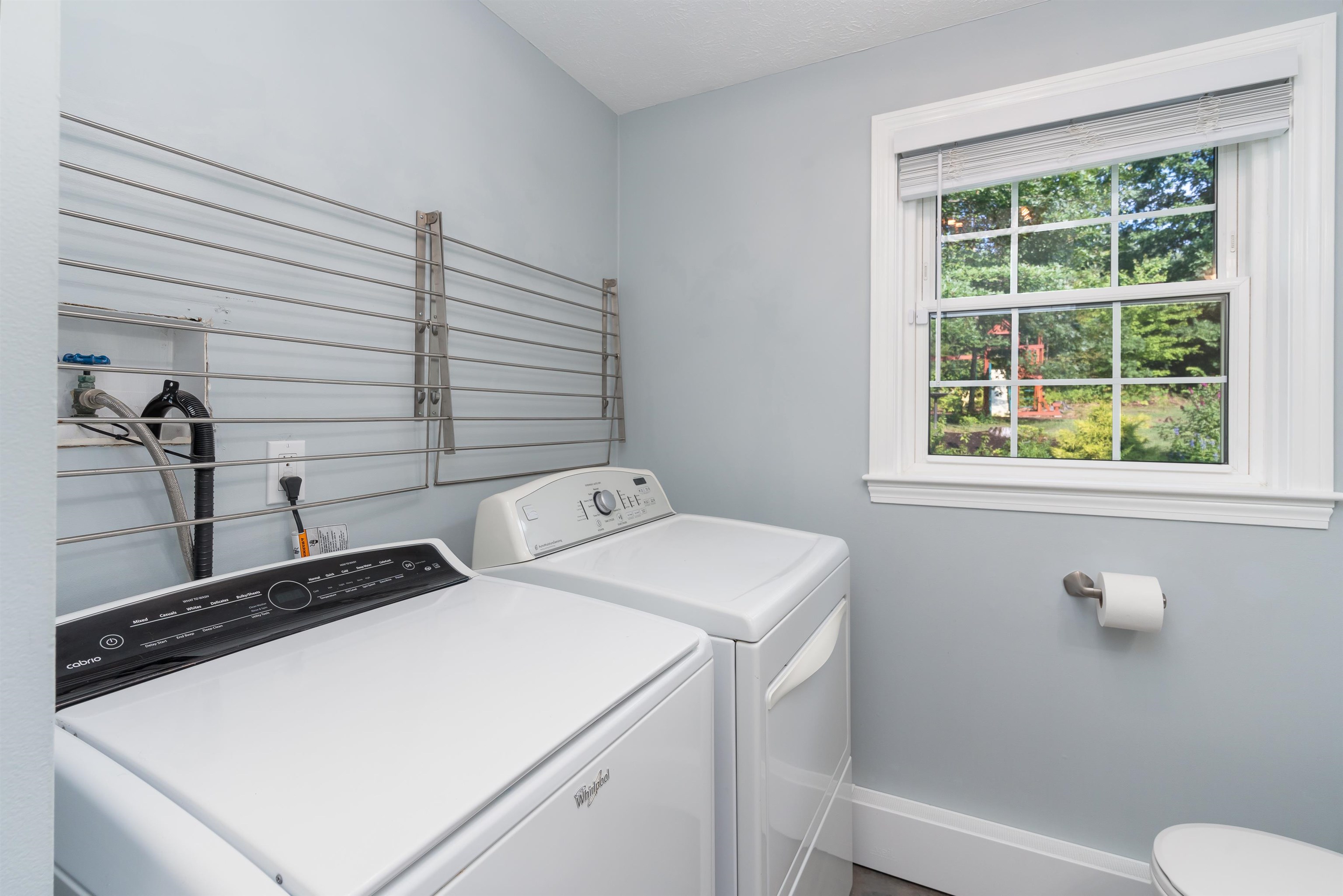 9 Evergreen Circle Litchfield, NH 03052 - Photo 8 of 36