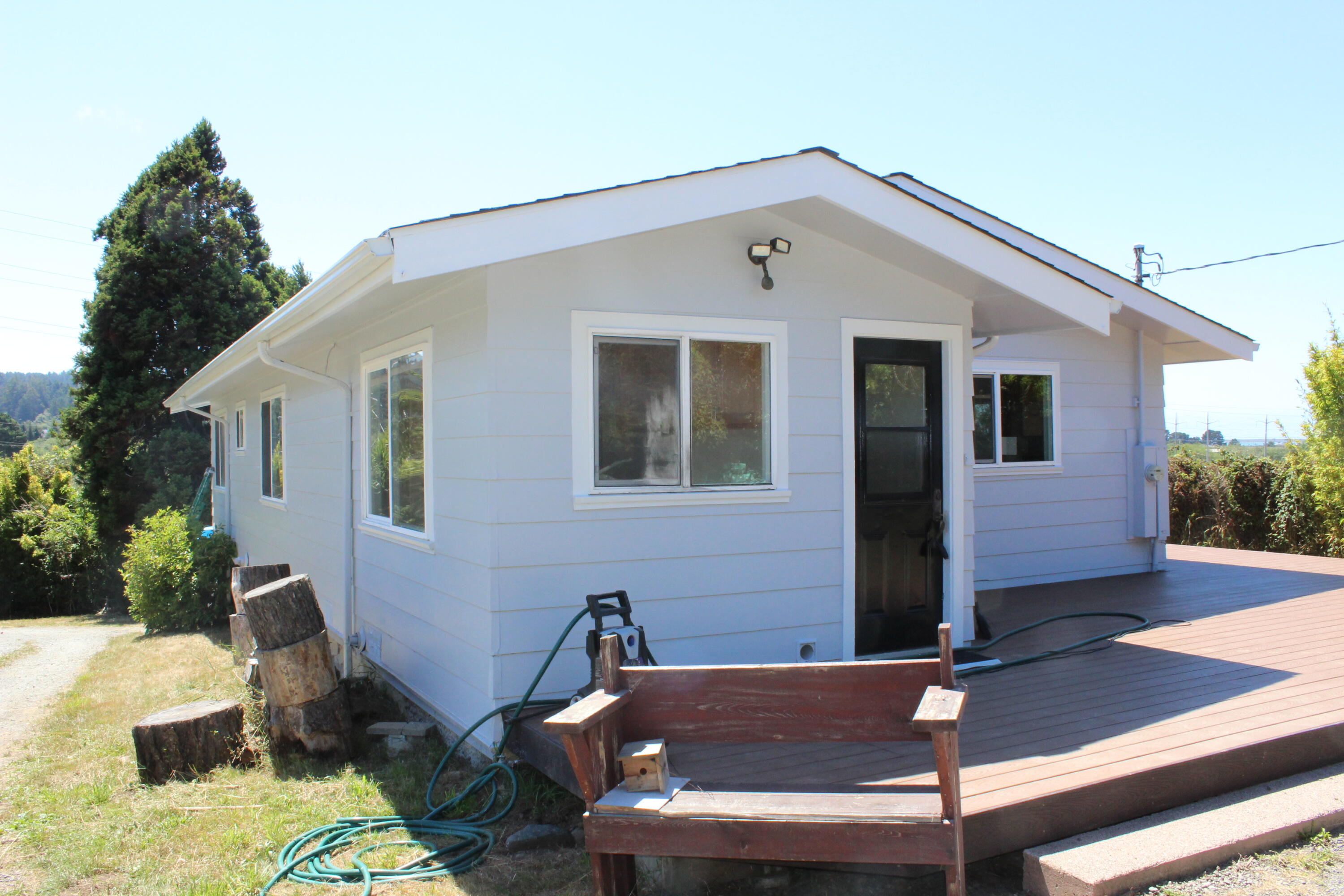 5829 Humboldt Hill Road Eureka, CA 95503 - Photo 2 of 24