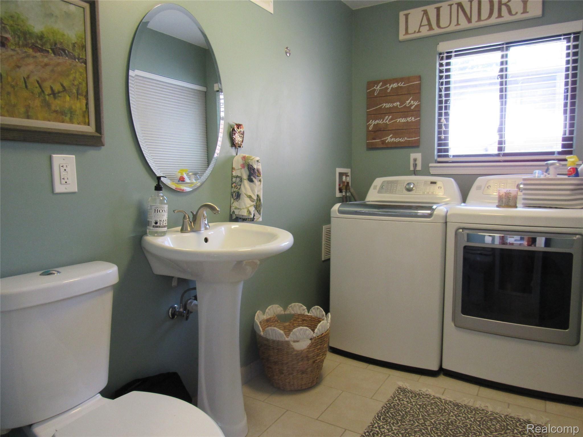 36228 Smithfield Road Farmington, MI 48335 - Photo 35 of 67 IMG_1107.JPG