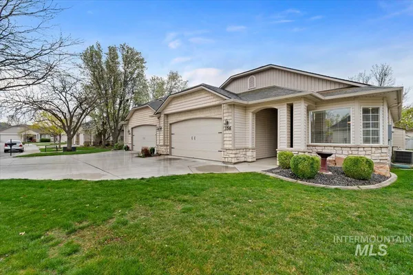 $455,000 | 356 South Golden Eagle Lane, Eagle, ID 83616