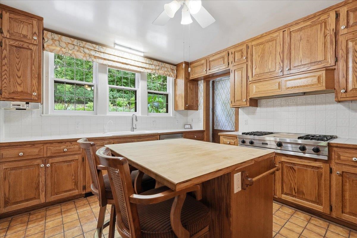 1110 Edgewood Avenue Madison, WI 53711 - Photo 23 of 86