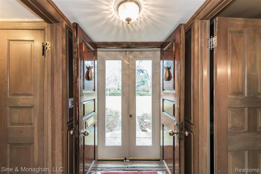 55 Lewiston Road Grosse Pointe Farms, MI 48236 - Photo 3 of 59