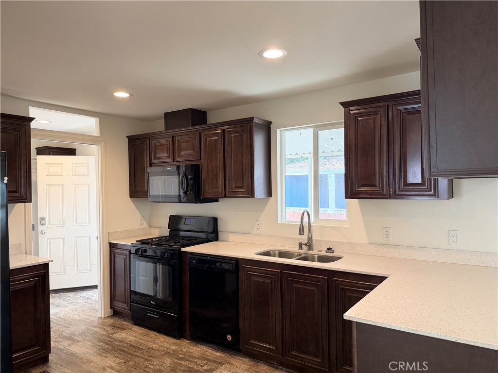 3548 Bianca Way Chico, CA 95973 - Photo 15 of 37 Looking into kitchen