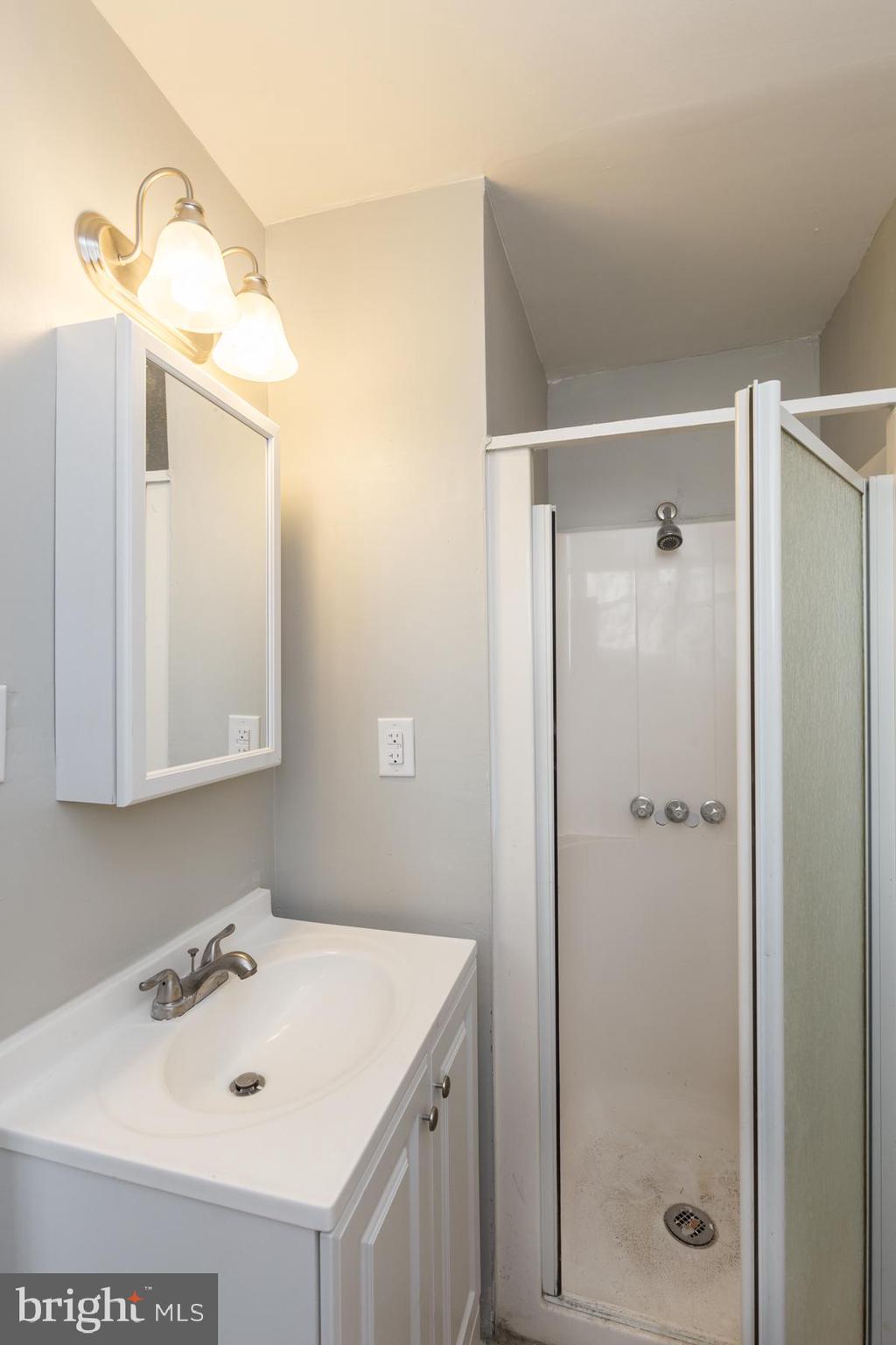 1202 North 7th Street, Unit 2R Philadelphia, PA 19122 - Photo 8 of 15