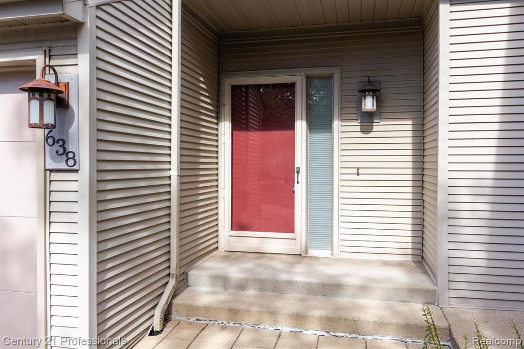638 Ashley Circle Rochester Hills, MI 48307 - Photo 4 of 45