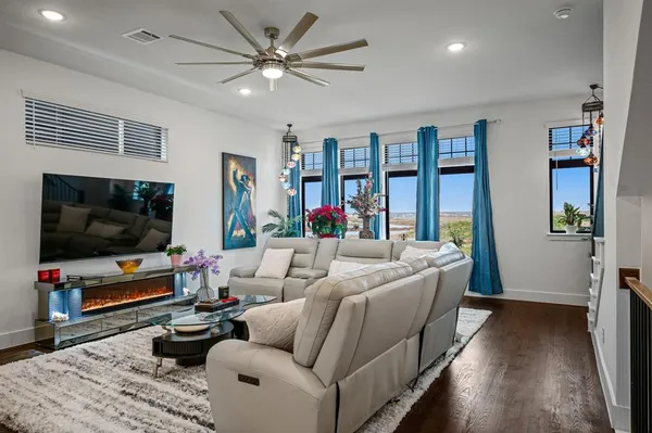 $3,900 | 802 Resort Drive, Rowlett, TX 75088
