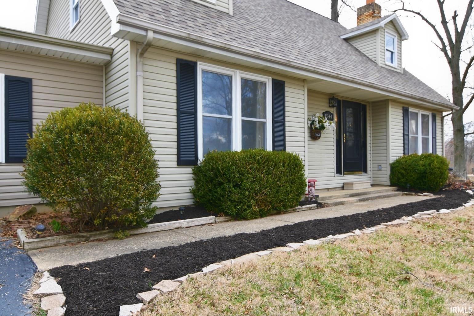 1544 East Degonia Road Boonville, IN 47601 - Photo 2 of 27