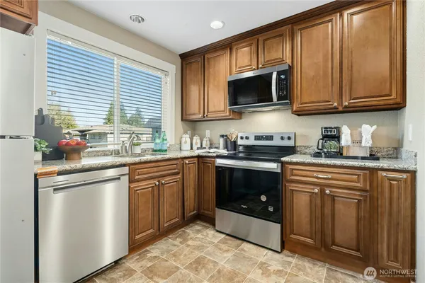$330,000 | 9515 Northeast 180th Street, Unit C101, Bothell, WA 98011
