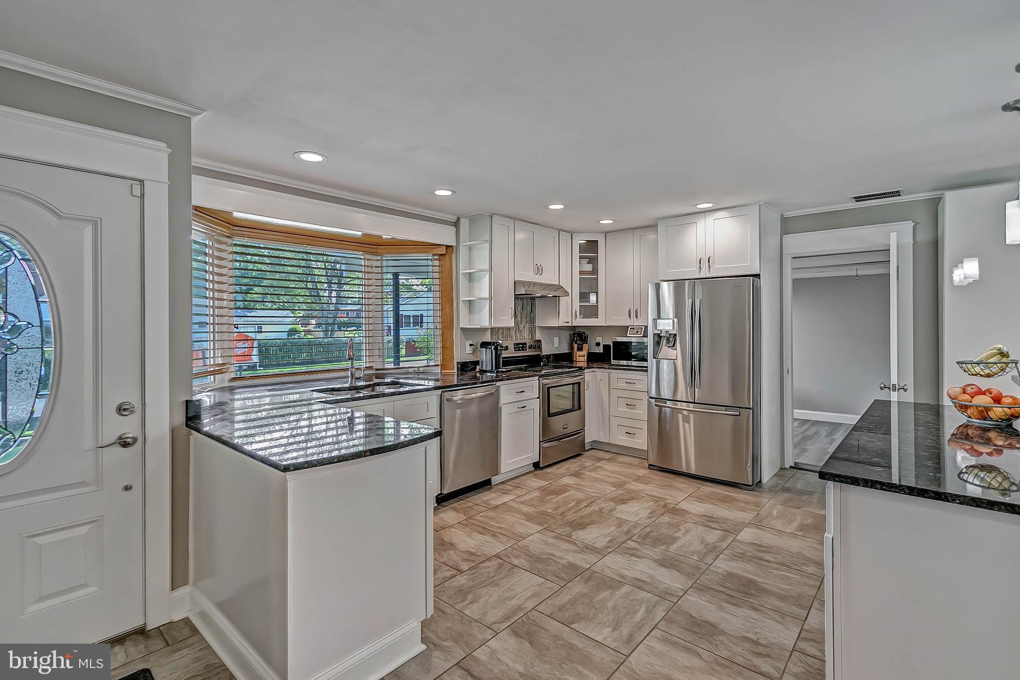 7207 Giles Place Springfield, VA 22150 - Photo 5 of 55