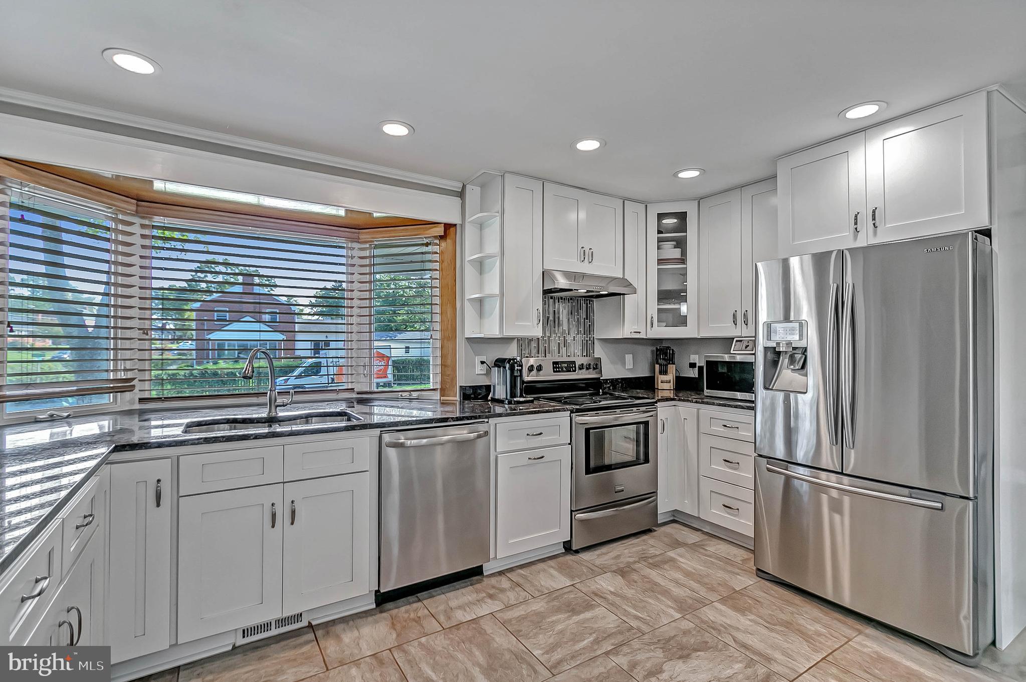 7207 Giles Place Springfield, VA 22150 - Photo 6 of 55