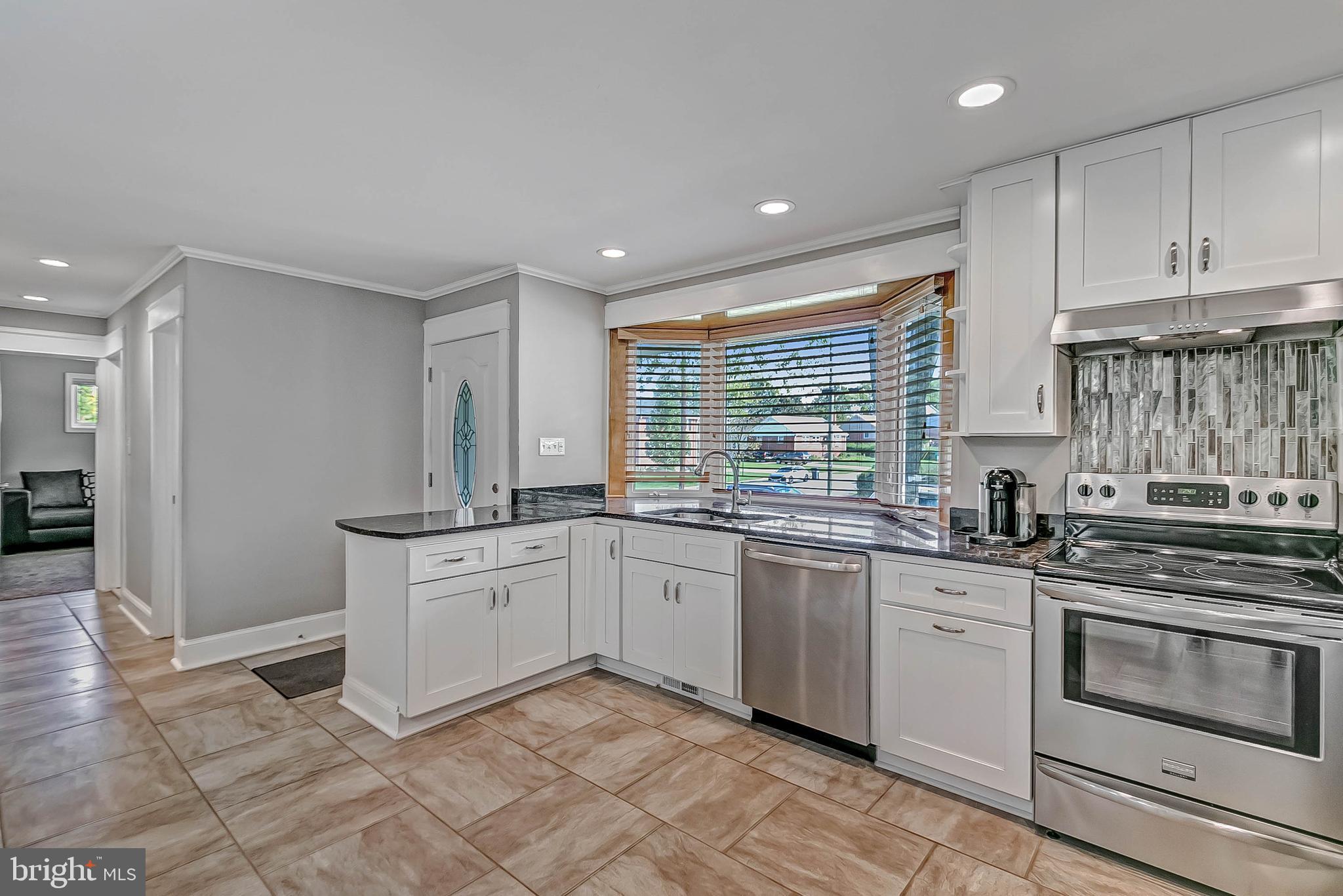 7207 Giles Place Springfield, VA 22150 - Photo 7 of 55