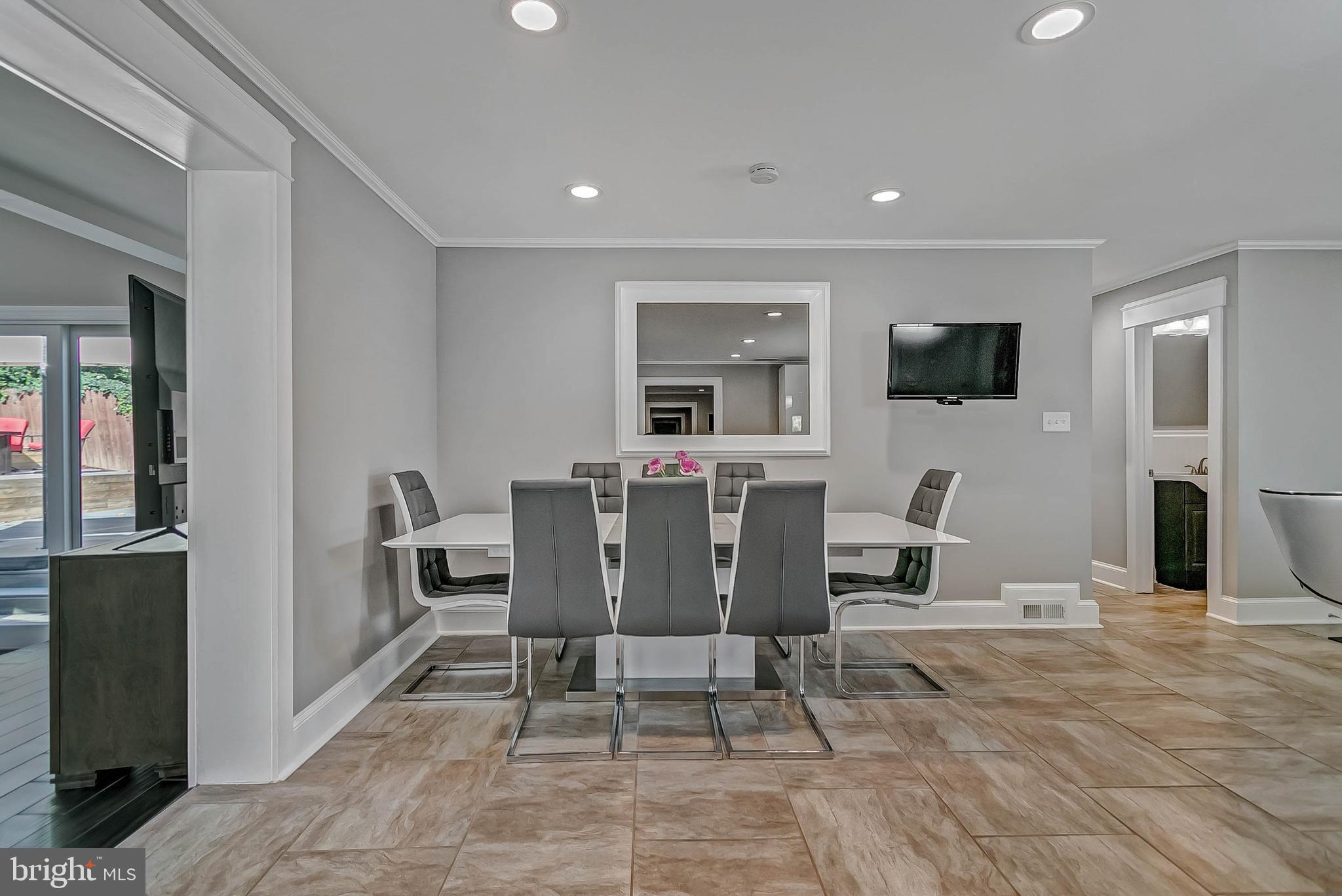 7207 Giles Place Springfield, VA 22150 - Photo 10 of 55