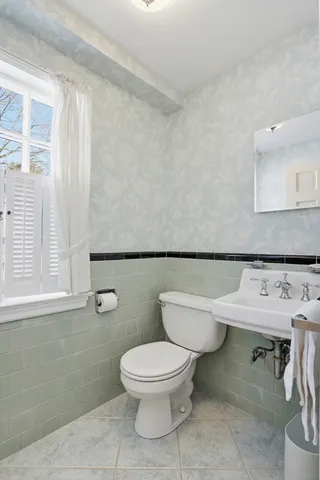 $1,399,000 | 2 Canterbury Road, Winchester, MA 01890