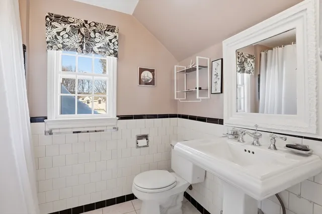 $1,399,000 | 2 Canterbury Road, Winchester, MA 01890