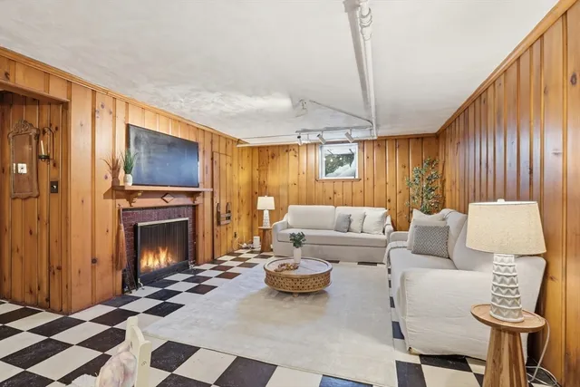 $1,399,000 | 2 Canterbury Road, Winchester, MA 01890