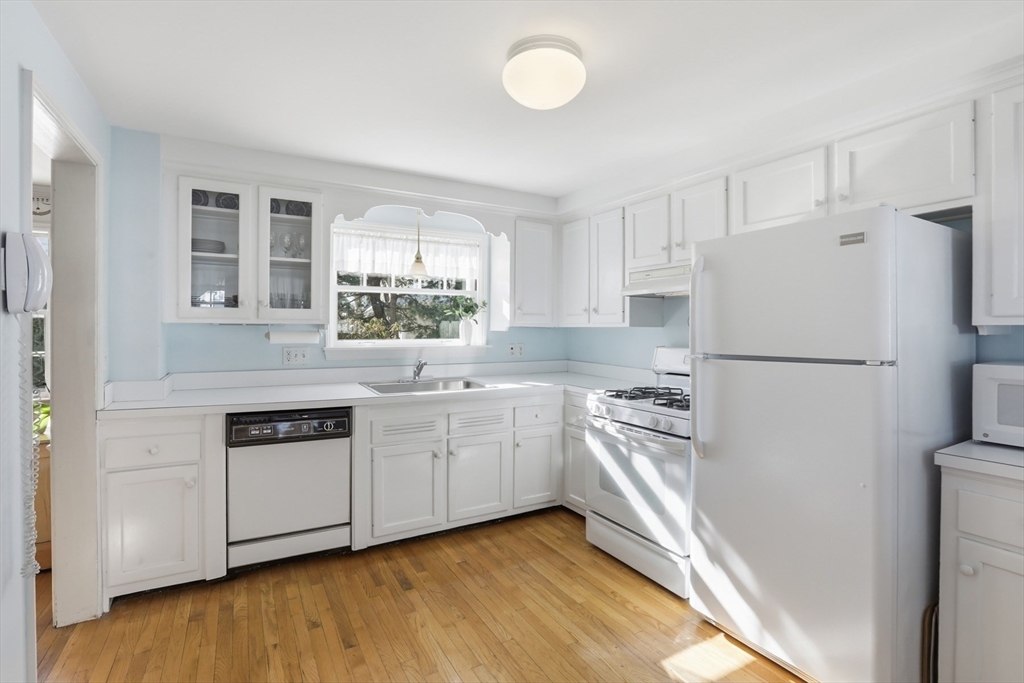 2 Canterbury Road Winchester, MA 01890 - Photo 10 of 33