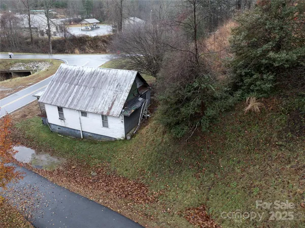$85,000 | 532 Pitman Road, Bakersville, NC 28705