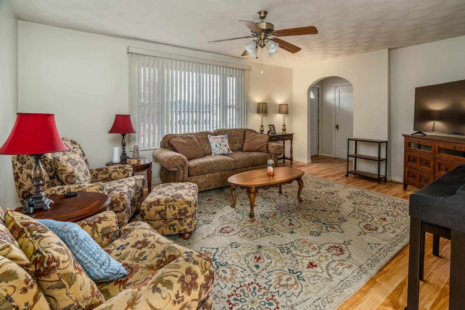 103 North 22nd Street Murphysboro, IL 62966 - Photo 6 of 23 a living room with furniture and a flat screen tv
