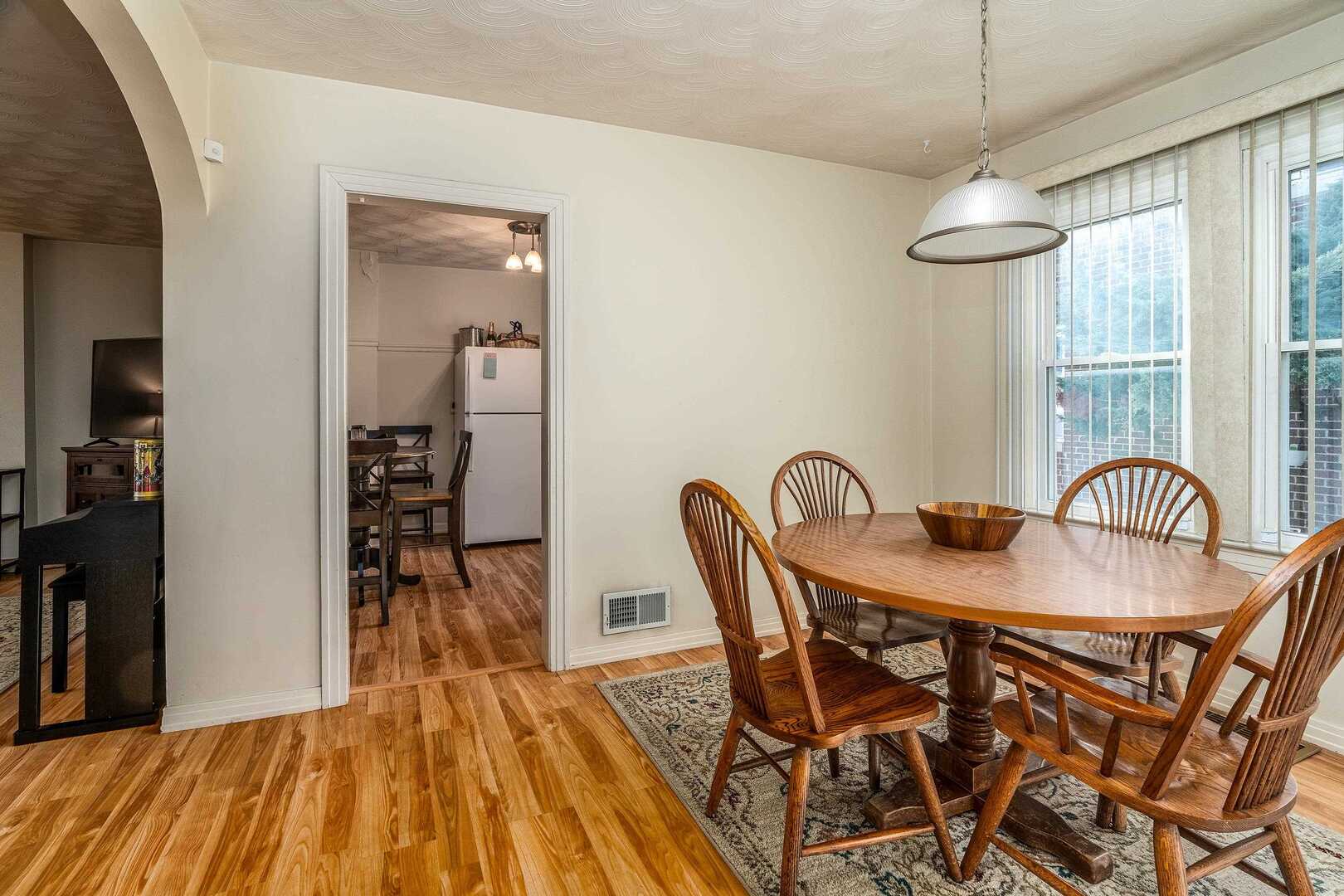 103 North 22nd Street Murphysboro, IL 62966 - Photo 7 of 23 a dining room with furniture and window