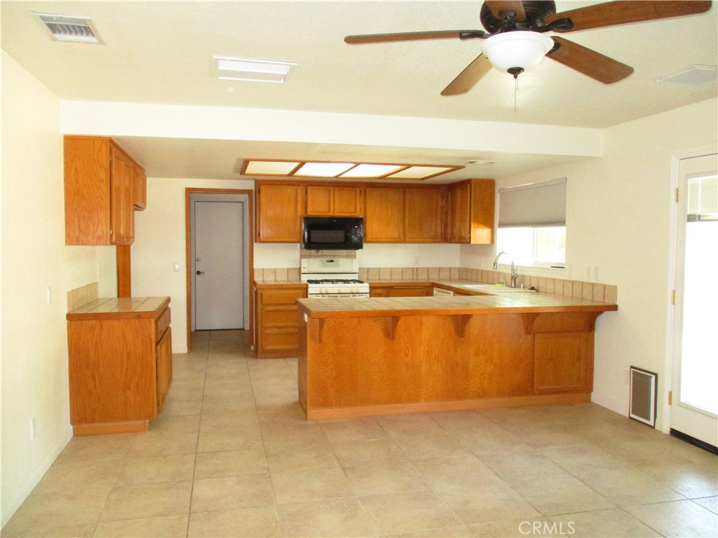15412 Myalon Road Apple Valley, CA 92307 - Photo 13 of 56