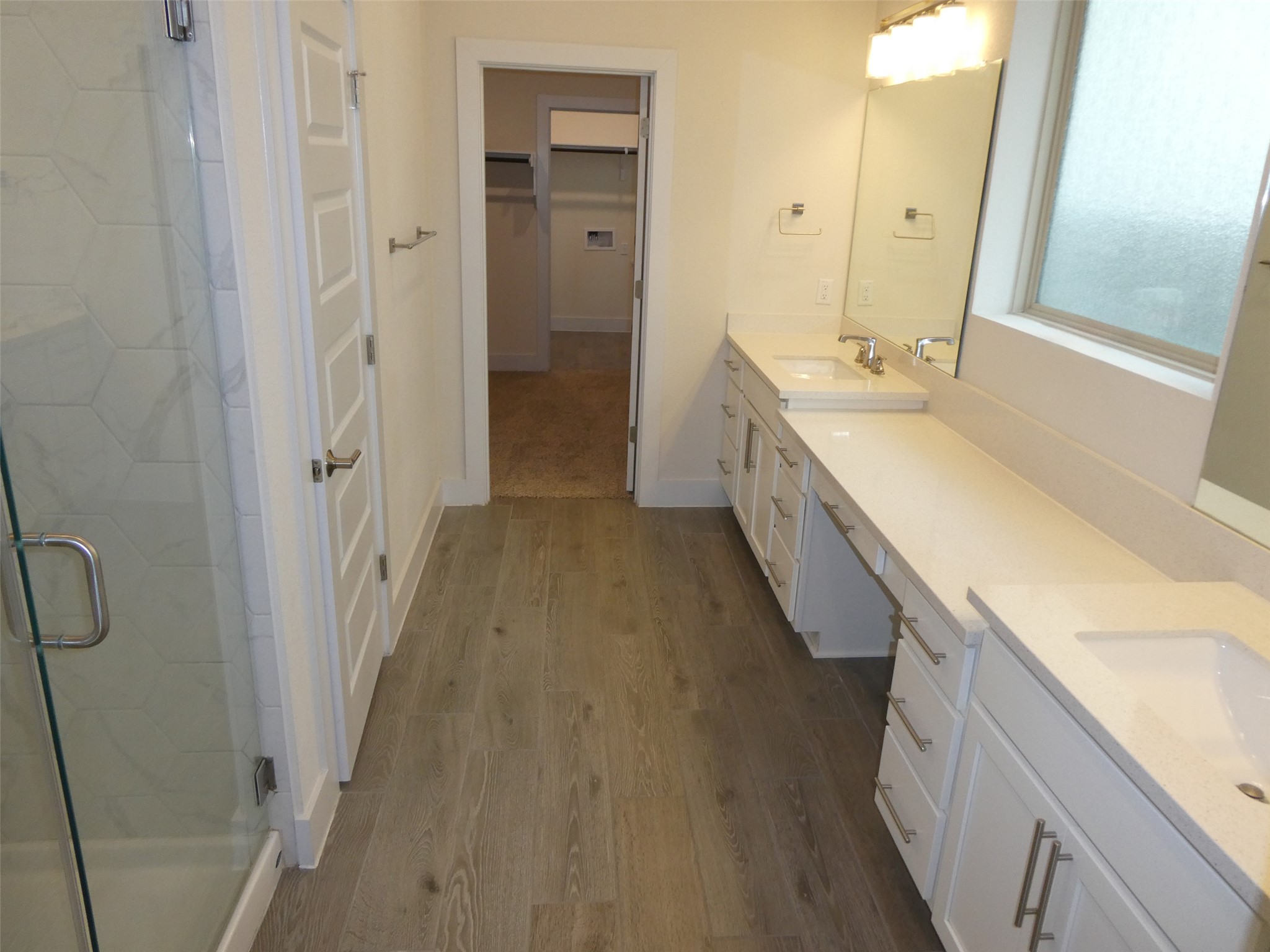 8201 Greyhawk Cove Austin, TX 78744 - Photo 11 of 27