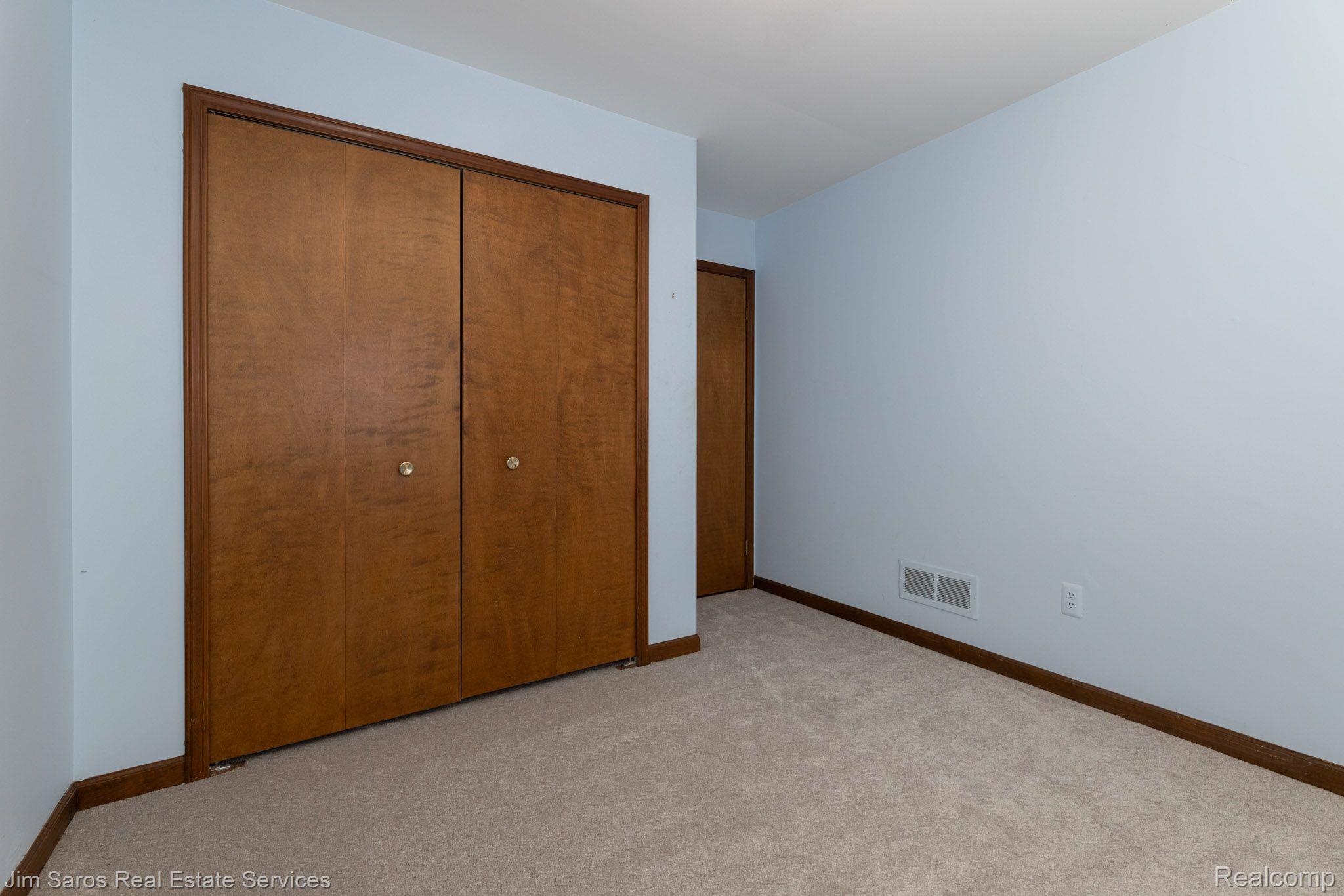 1769 Hampton Road Grosse Pointe, MI 48236 - Photo 22 of 27 Gallery Image 22