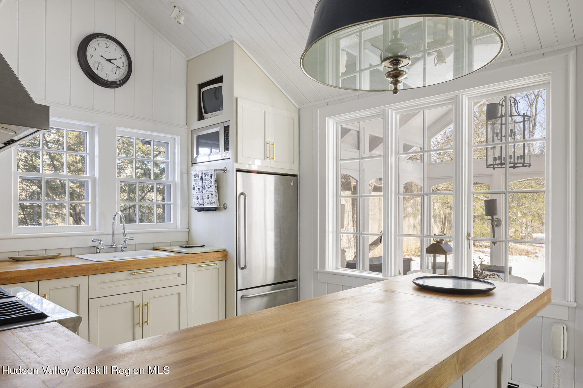 2887 Highway 209 Marbletown, NY 12401 - Photo 13 of 33 a bathroom with a tub sink and mirror
