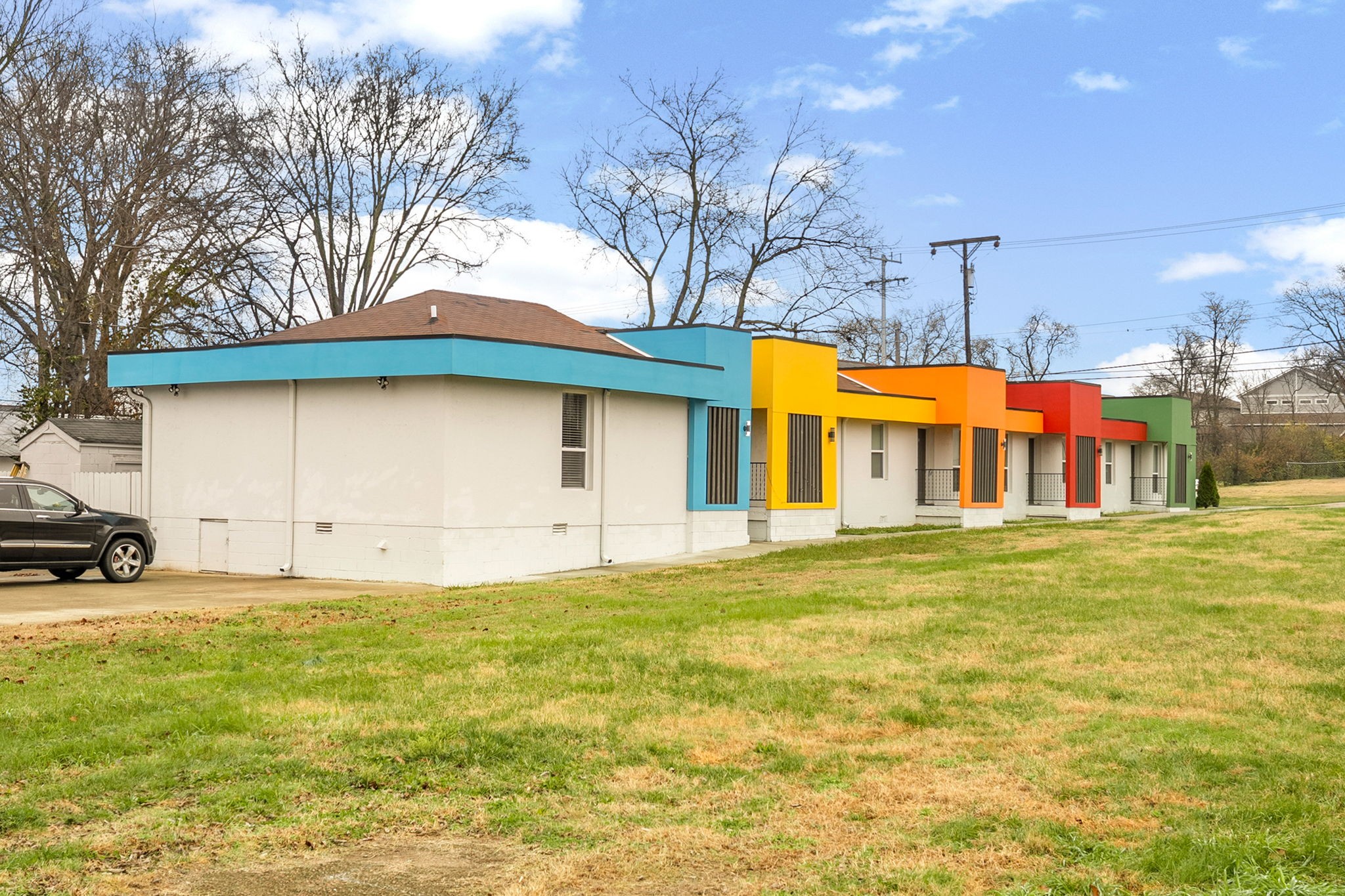 605 40th Avenue North, Unit E Nashville, TN 37209 - Photo 16 of 21 a view of a house with a yard