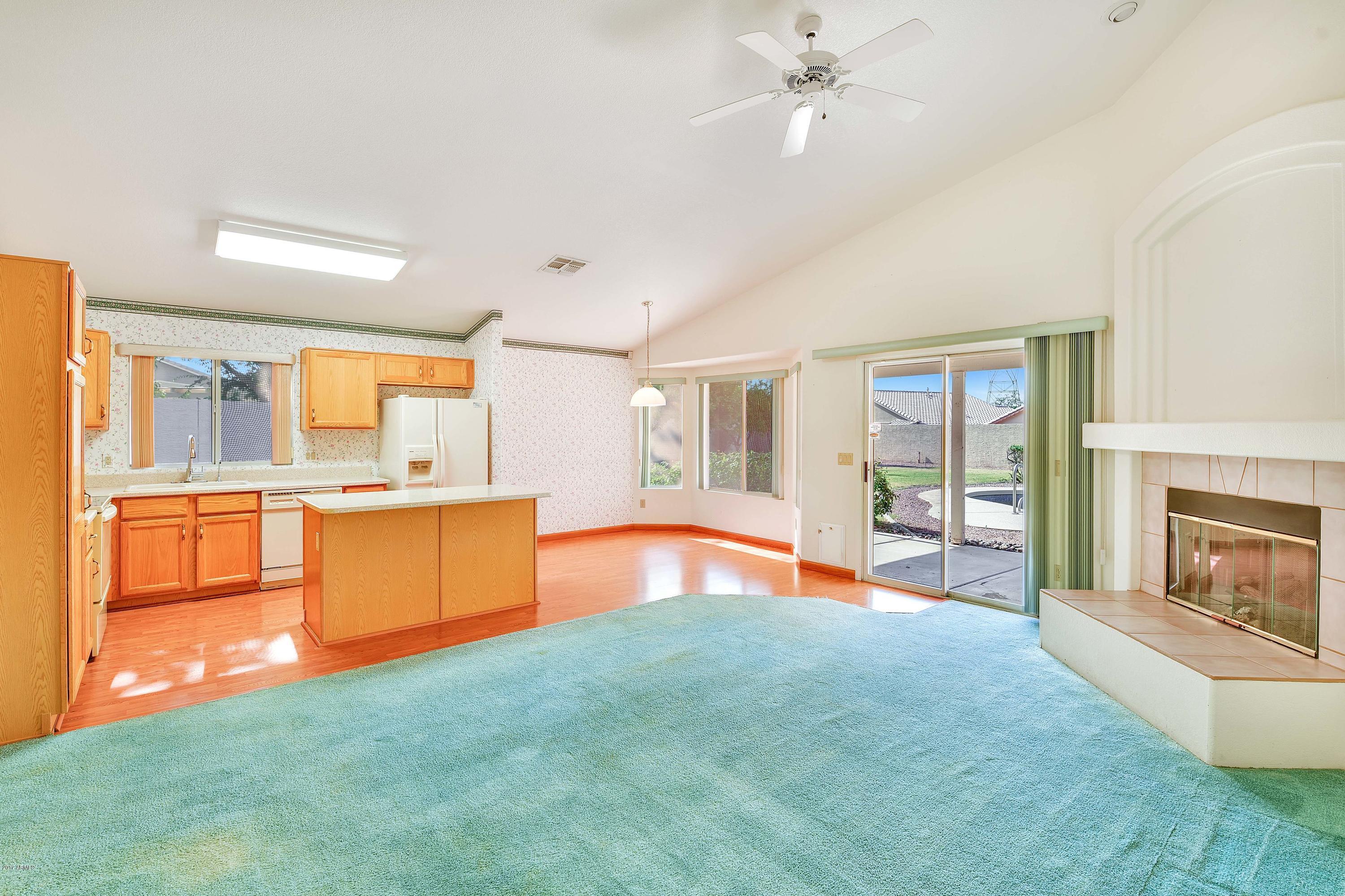 7759 East Decatur Circle Mesa, AZ 85207 - Photo 7 of 30 Family Room / Kitchen