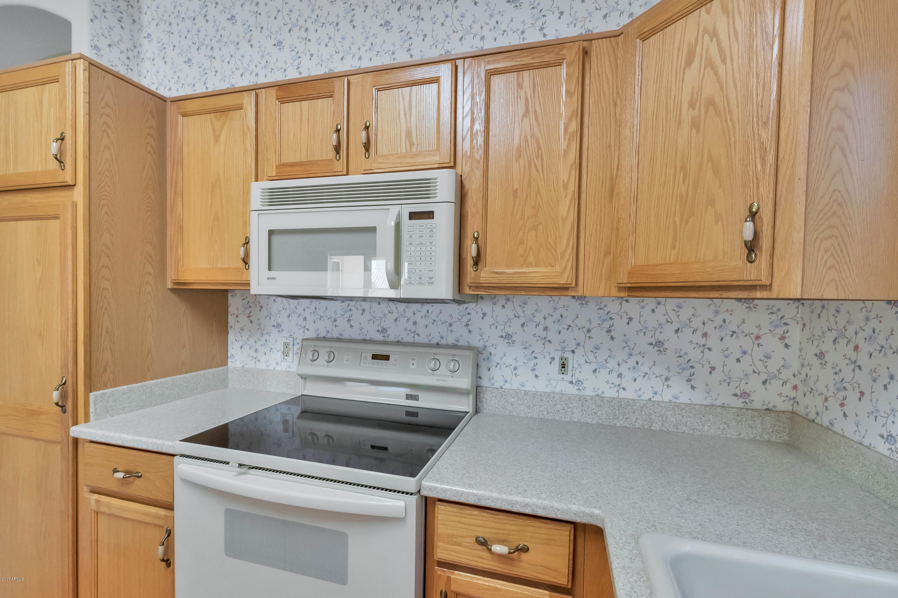 7759 East Decatur Circle Mesa, AZ 85207 - Photo 9 of 30 Stove / Microwave