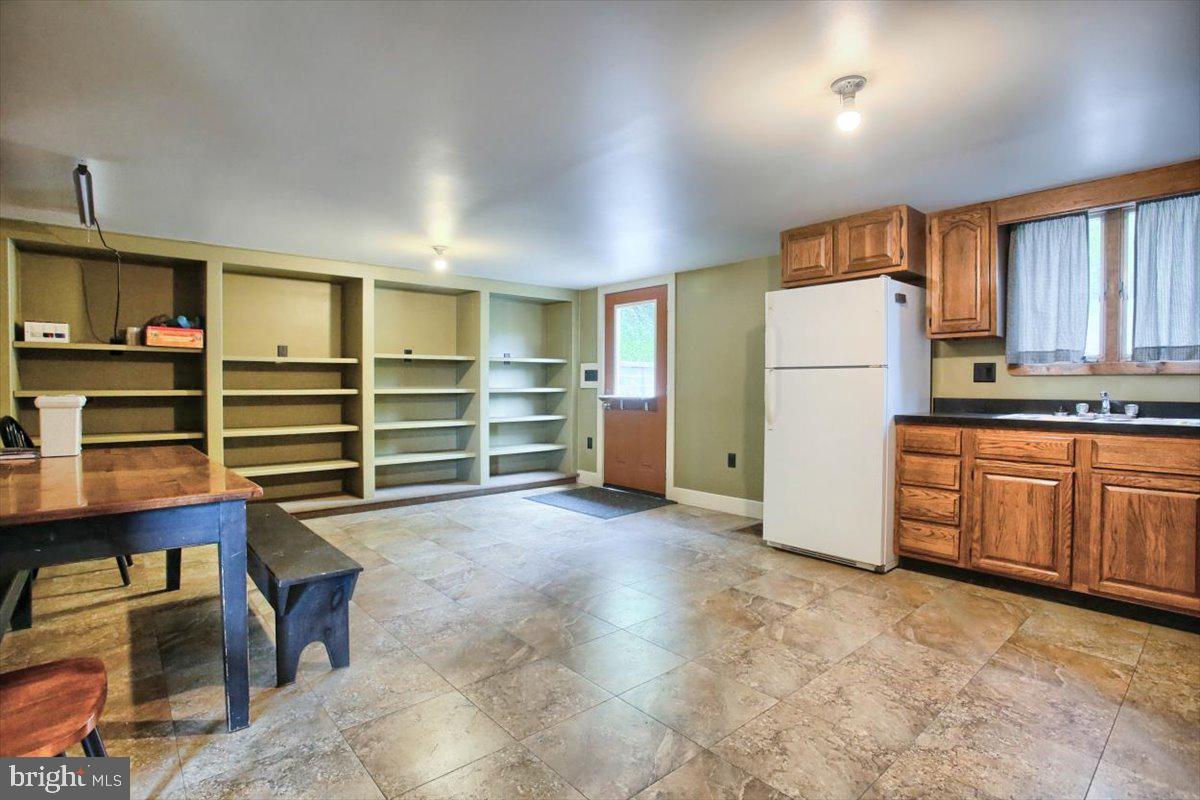 358 Rexmont Road Lebanon, PA 17042 - Photo 3 of 14 Gallery Image 3
